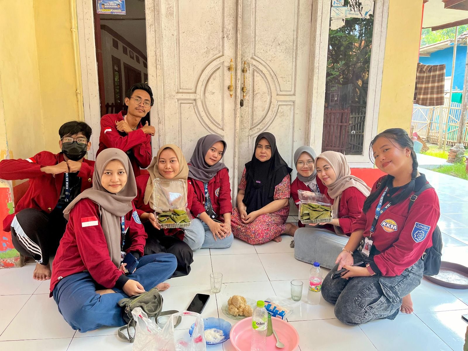 Kelompok 85 KKM Uniba Gali Potensi Lokal UMKM di Desa Jenggot 1 Kelompok 85 KKM Uniba Gali Potensi Lokal UMKM di Desa Jenggot