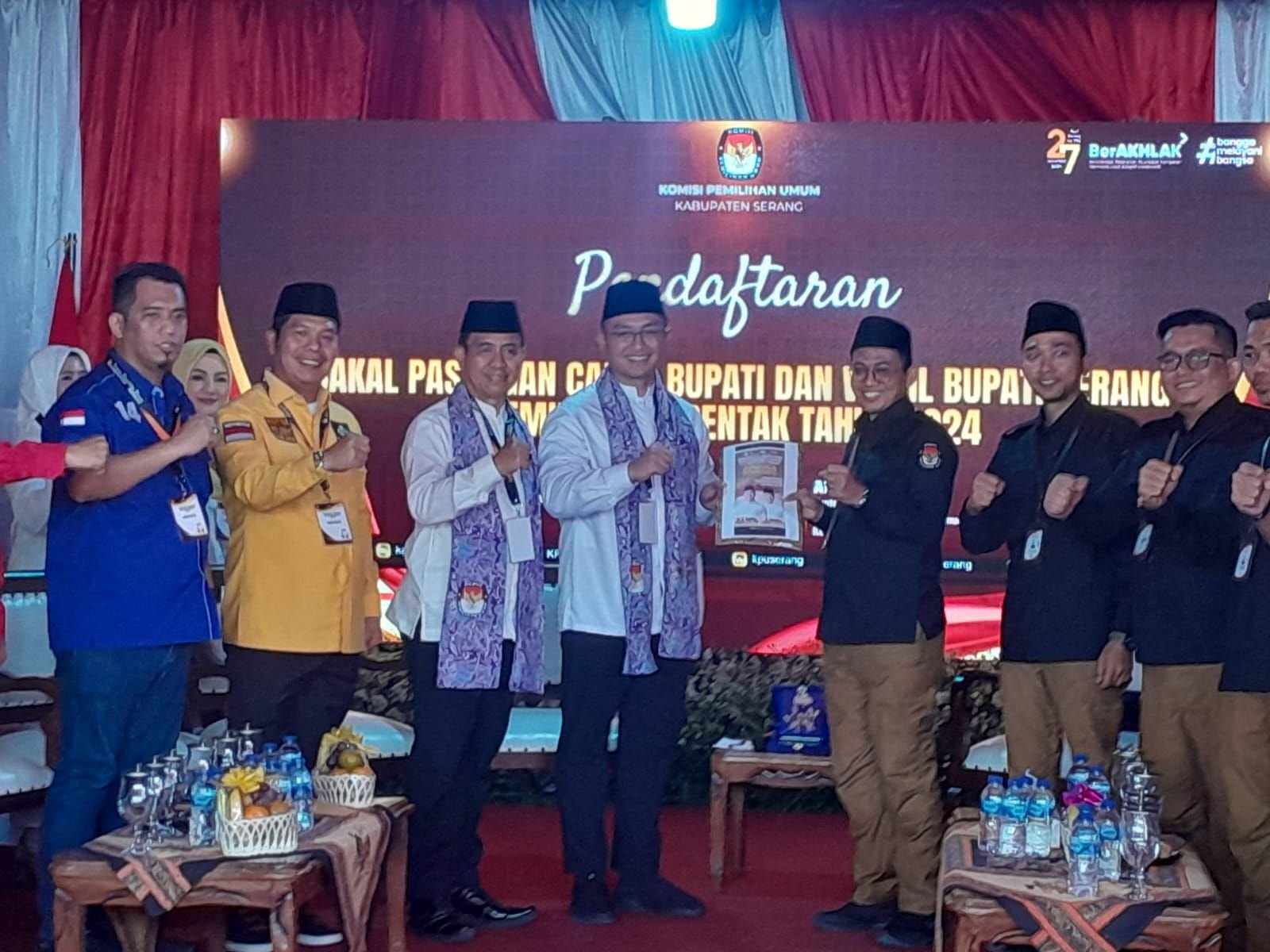 Resmi Daftar ke KPU, Andika-Nanang Tawarkan Pembangunan Berkelanjutan 4 Resmi Daftar ke KPU, Andika-Nanang Tawarkan Pembangunan Berkelanjutan