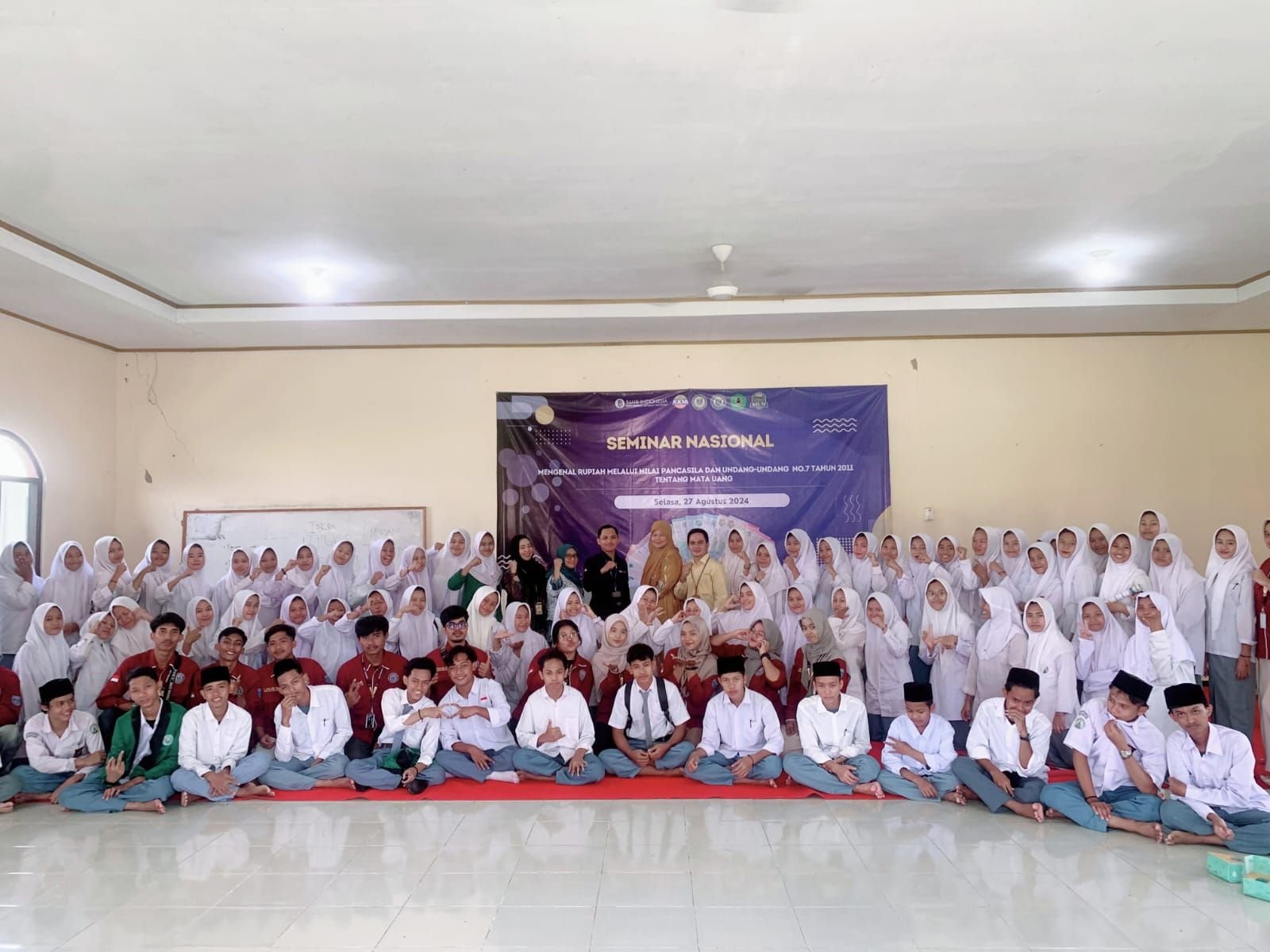 Kelompok 79 KKM Uniba Gelar Seminar Nasional di Pondok Pesantren As Salimiyah