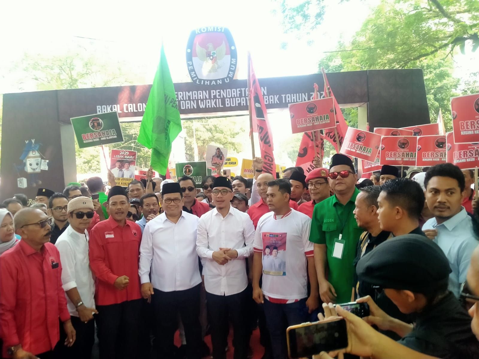 Hasbi-Amir Daftar KPU Pertama, Jika Terpilih Bakal Dukung Program Makan Siang Gratis 3 Hasbi-Amir Daftar KPU Pertama, Jika Terpilih Bakal Dukung Program Makan Siang Gratis