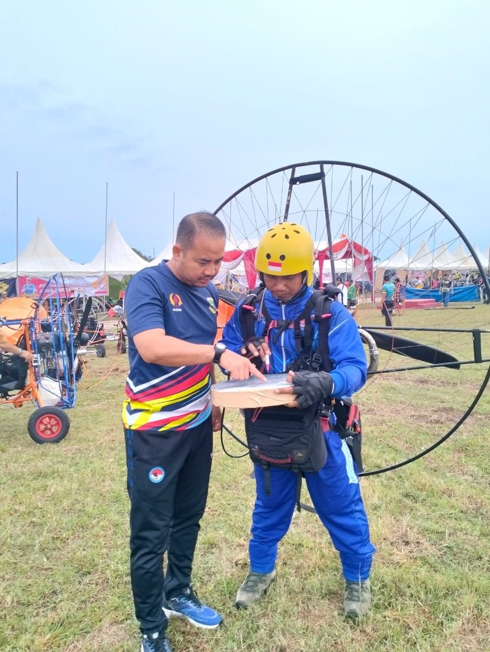 Medali Pertama Banten dari Cabang Paramotor Berhasil Raih Perunggu 2 Medali Pertama Banten dari Cabang Paramotor Berhasil Raih Perunggu
