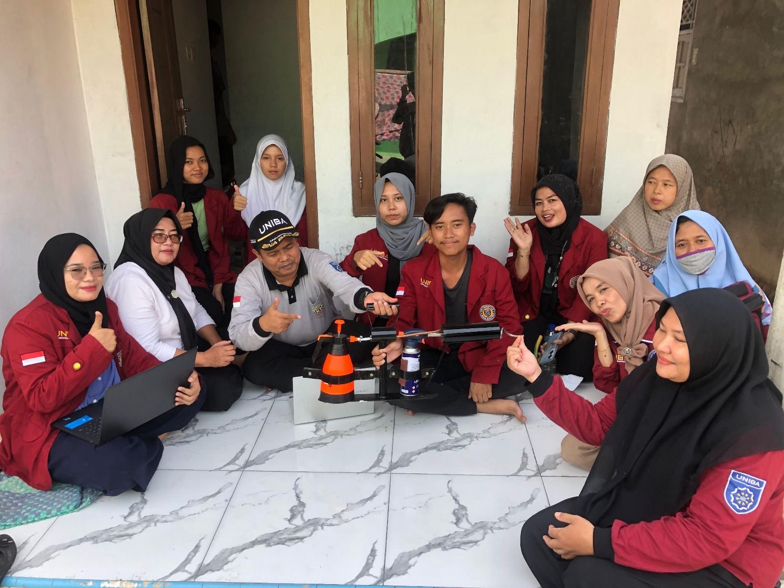 Kelompok 12 KKM Uniba Rakit Alat Foging dari Barang Bekas 1 Kelompok 12 KKM Uniba Rakit Alat Foging dari Barang Bekas