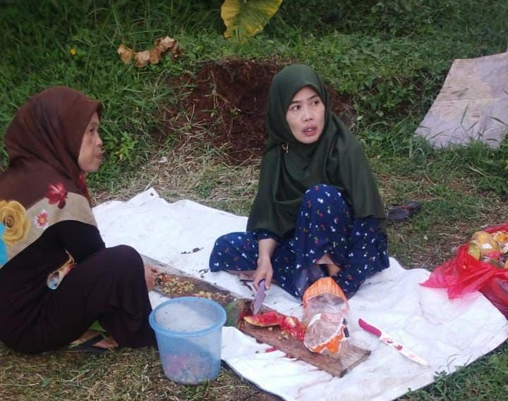 Warga Pabuaran Kabupaten Serang Ubah Sampah Jadi Ecoenzyme Sebagai Pupuk 1 Warga Pabuaran Kabupaten Serang Ubah Sampah Jadi Ecoenzyme Sebagai Pupuk