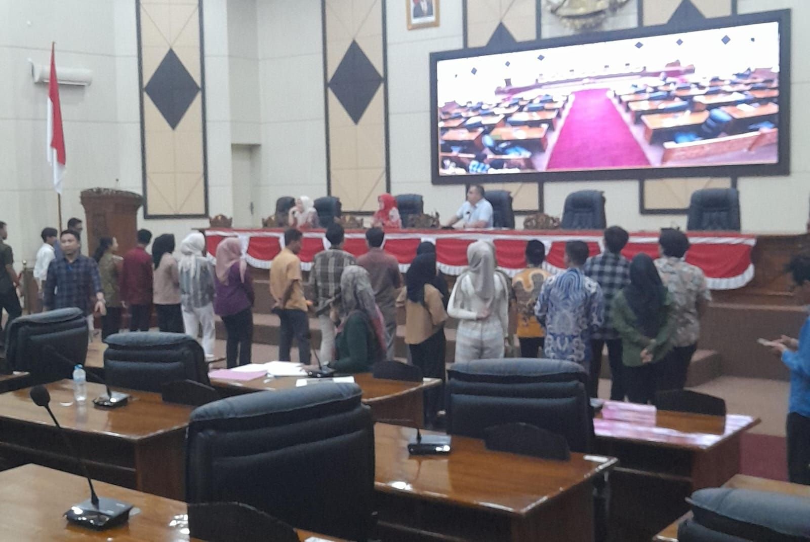 Masyarakat Pesimis Dewan Bisa Bawa Perubahan, Sudah Jadi Pasti Lupa