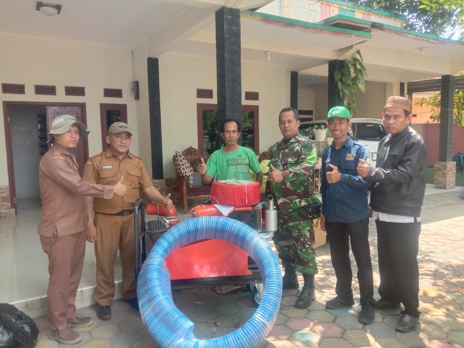 Antisipasi Kekeringan dan Gagal Panen, BPP Padarincang Salurkan Bantuan Pompa Air ke Petani 2 Antisipasi Kekeringan dan Gagal Panen, BPP Padarincang Salurkan Bantuan Pompa Air ke Petani