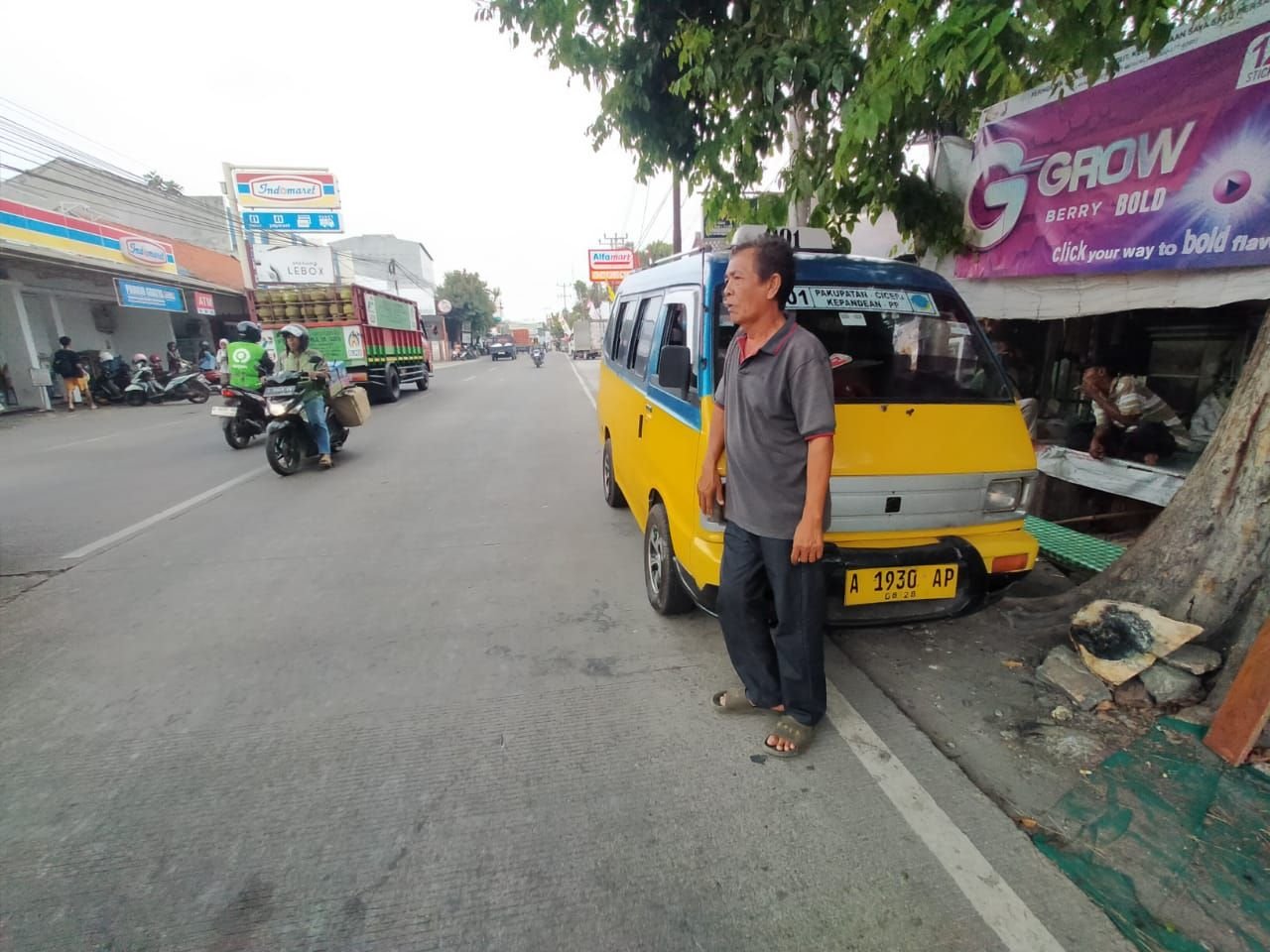 Boro-boro Beli Kuota! Sopir Angkot di Kota Serang Protes Pembelian BBM Subsidi Pertalite Pakai Barcode 5 Boro-boro Beli Kuota! Sopir Angkot di Kota Serang Protes Pembelian BBM Subsidi Pertalite Pakai Barcode