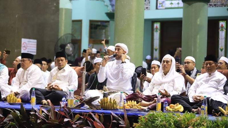 Syahdu dan Meriah, Tangerang Bershalawat Sukses Menyedot Ribuan Masyarakat 9 Syahdu dan Meriah, Tangerang Bershalawat Sukses Menyedot Ribuan Masyarakat