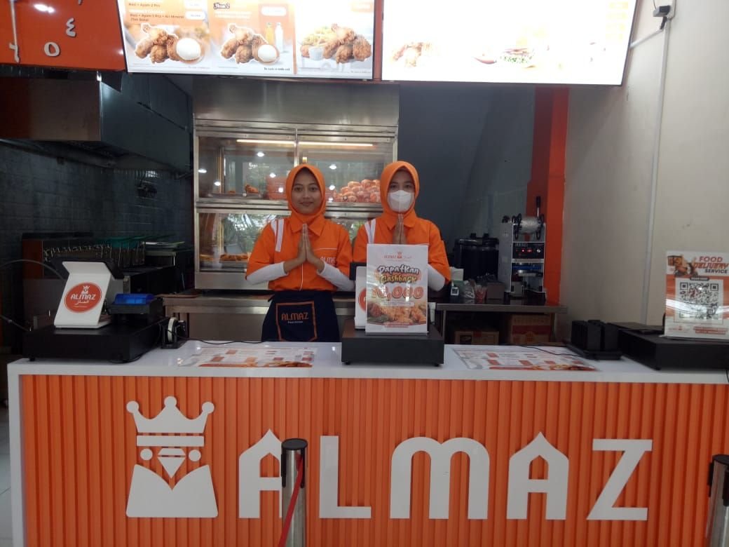 Almaz Fried Chicken Hadir di Cilegon, Konsisten Menolong Sesama