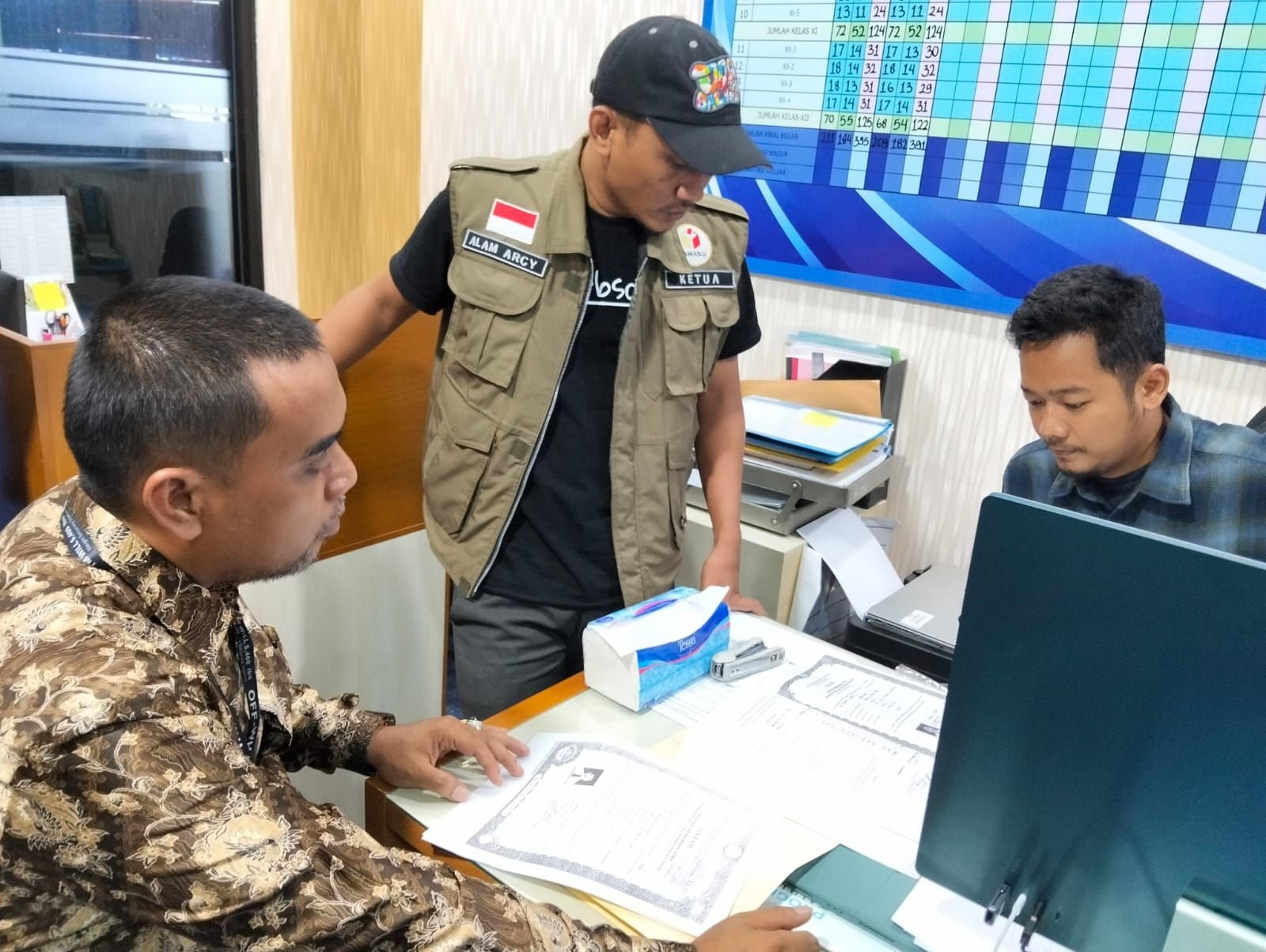 Tiga Paslon Sudah Ajukan Perbaikan, KPU Cilegon Mulai Verifikasi Berkas Pencalonan 3 Tiga Paslon Sudah Ajukan Perbaikan, KPU Cilegon Mulai Verifikasi Berkas Pencalonan