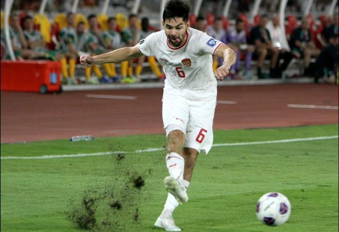 Rumput GBK Jadi Sorotan Usai Laga Indonesia vs Australia, Sandy Walsh Nyaris Jadi Korban