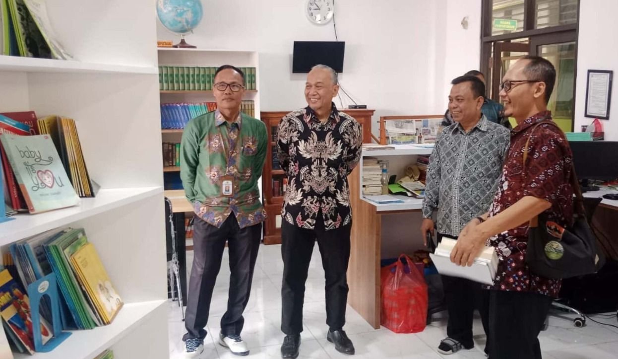DPK Banten Lakukan Pembinaan Perpustakaan Sekolah 3 DPK Banten Lakukan Pembinaan Perpustakaan Sekolah