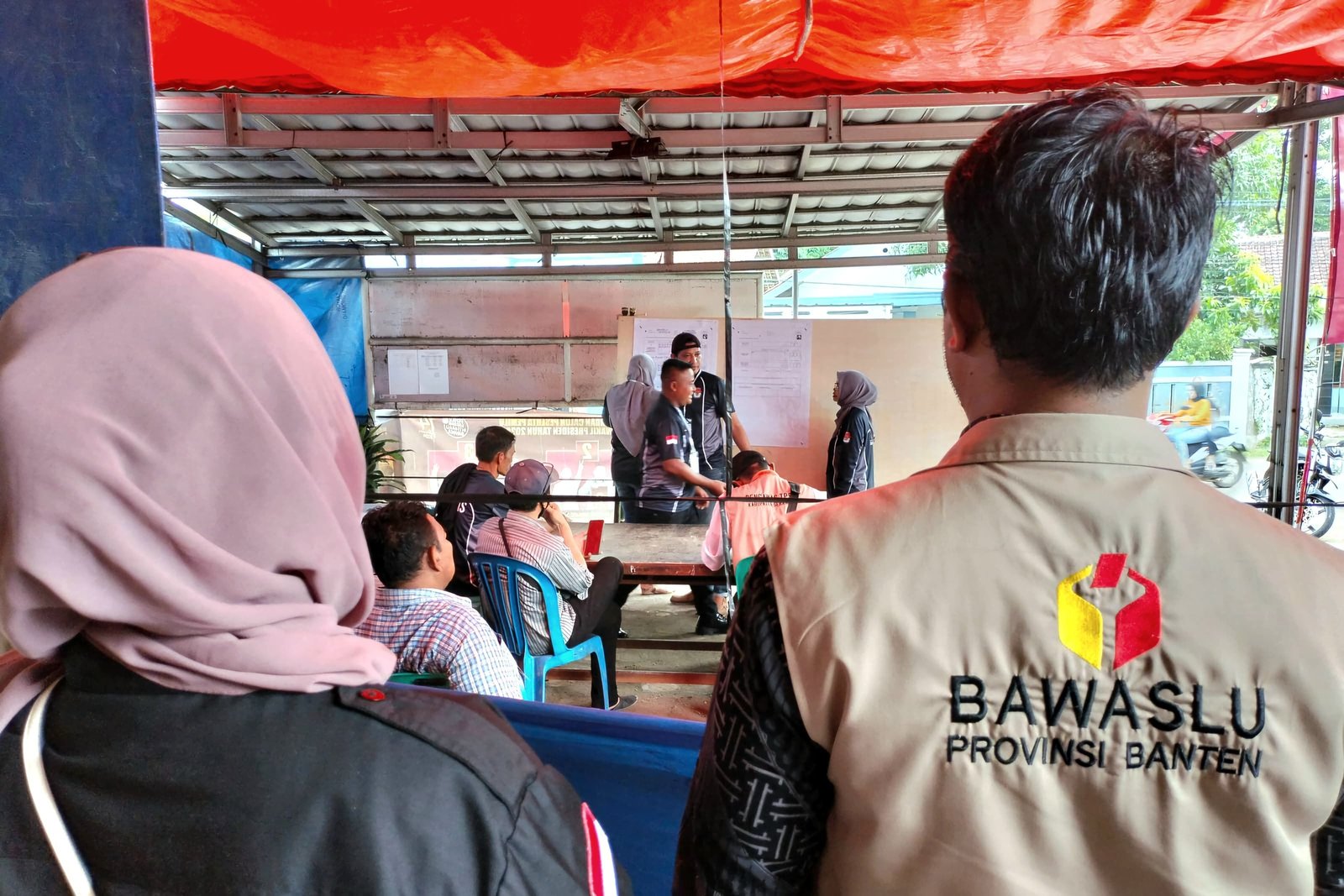 Beda dari Pemilu, Besaran Gaji Pengawas TPS Pilkada di Banten Justru Berkurang 1 Beda dari Pemilu, Besaran Gaji Pengawas TPS Pilkada di Banten Justru Berkurang