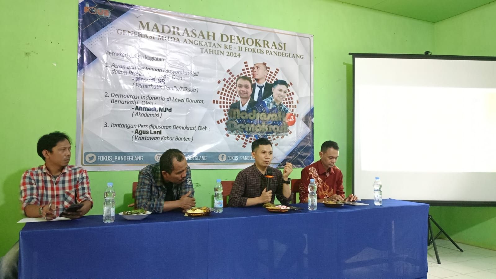 Fokus Pandeglang Gelar Madrasah Demokrasi Jilid 2 untuk Merawat Peran serta Civil Society dalam Pembangunan Daerah 1 Fokus Pandeglang Gelar Madrasah Demokrasi Jilid 2 untuk Merawat Peran serta Civil Society dalam Pembangunan Daerah