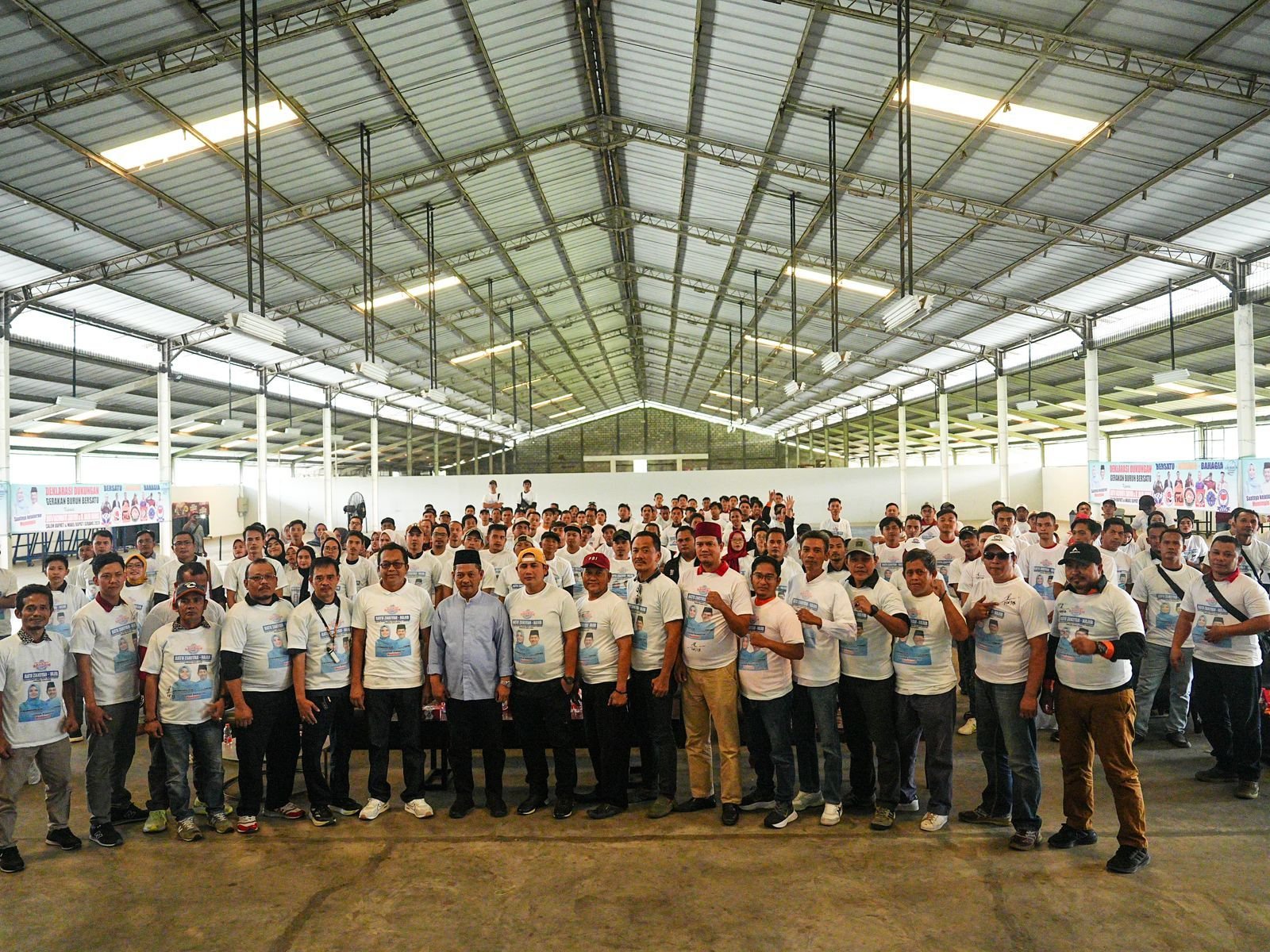 Inginkan Pemipin yang Mengayomi, Aliansi Buruh Deklarasi Dukung Zakiyah-Najib di Pilkada Kabupaten Serang 10 Inginkan Pemipin yang Mengayomi, Aliansi Buruh Deklarasi Dukung Zakiyah-Najib di Pilkada Kabupaten Serang