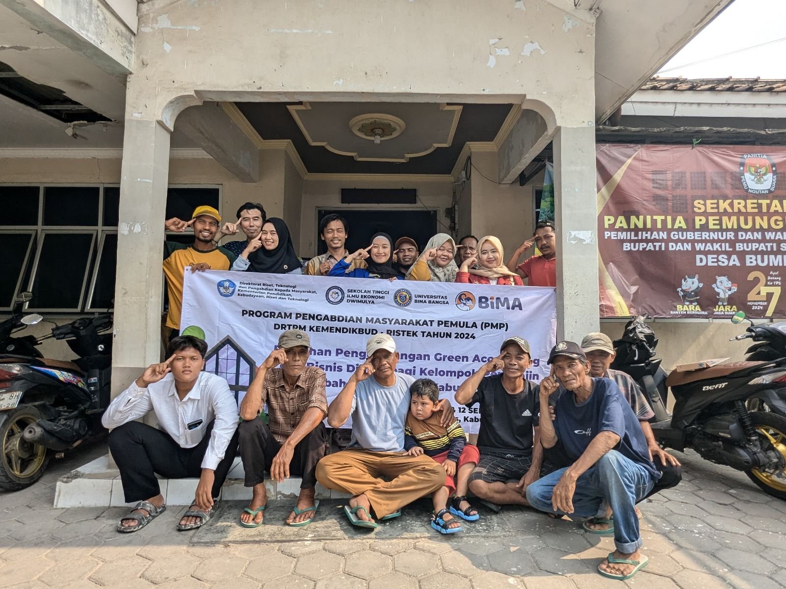 STIE Dwimulya Gelar Pengabdian Bagi Perajin Gerabah Bumijaya Ciruas 8 STIE Dwimulya Gelar Pengabdian Bagi Perajin Gerabah Bumijaya Ciruas