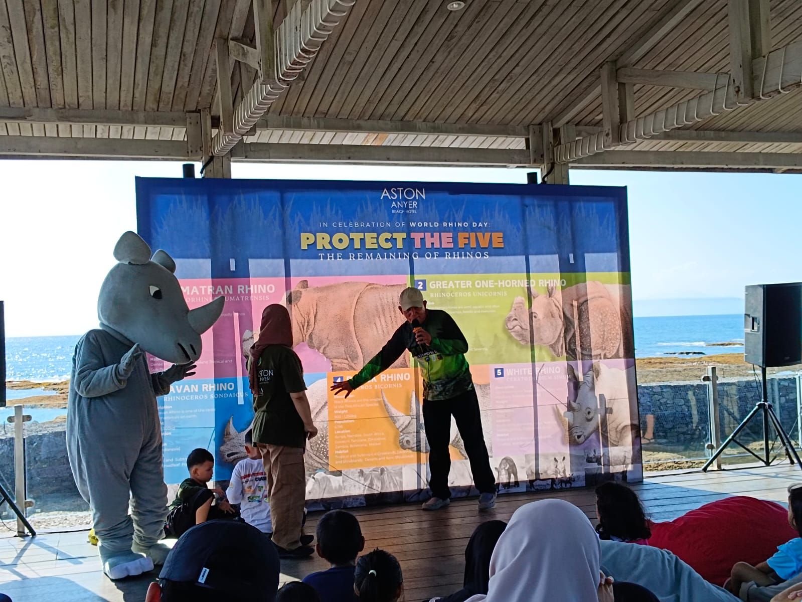 Aston Banten Bersama Diplomat dari 24 Negara Lestarikan Badak Jawa