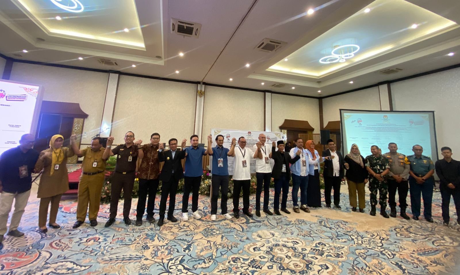 Kampanye Akbar Pilkada Kota Cilegon Hanya Boleh Sekali, dan Tak Boleh di Luar 4 Lokasi Ini 2 Kampanye Akbar Pilkada Kota Cilegon Hanya Boleh Sekali, dan Tak Boleh di Luar 4 Lokasi Ini