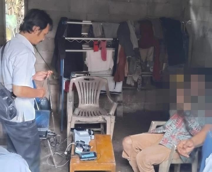 Bakal Dirawat di RSJ, Sejumlah ODGJ di Pandeglang Jalani Perekaman e-KTP 2 Bakal Dirawat di RSJ, Sejumlah ODGJ di Pandeglang Jalani Perekaman e-KTP