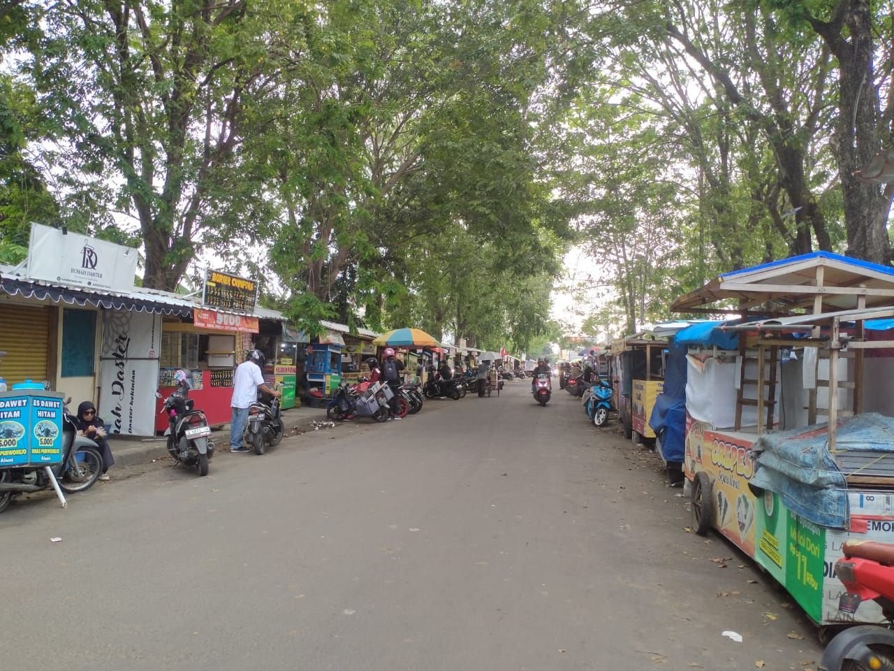 Kurangi Kekumuhan, Pemkot Serang Siapkan Penataan Pedagang di Stadion Maulana Yusuf 10 Kurangi Kekumuhan, Pemkot Serang Siapkan Penataan Pedagang di Stadion Maulana Yusuf