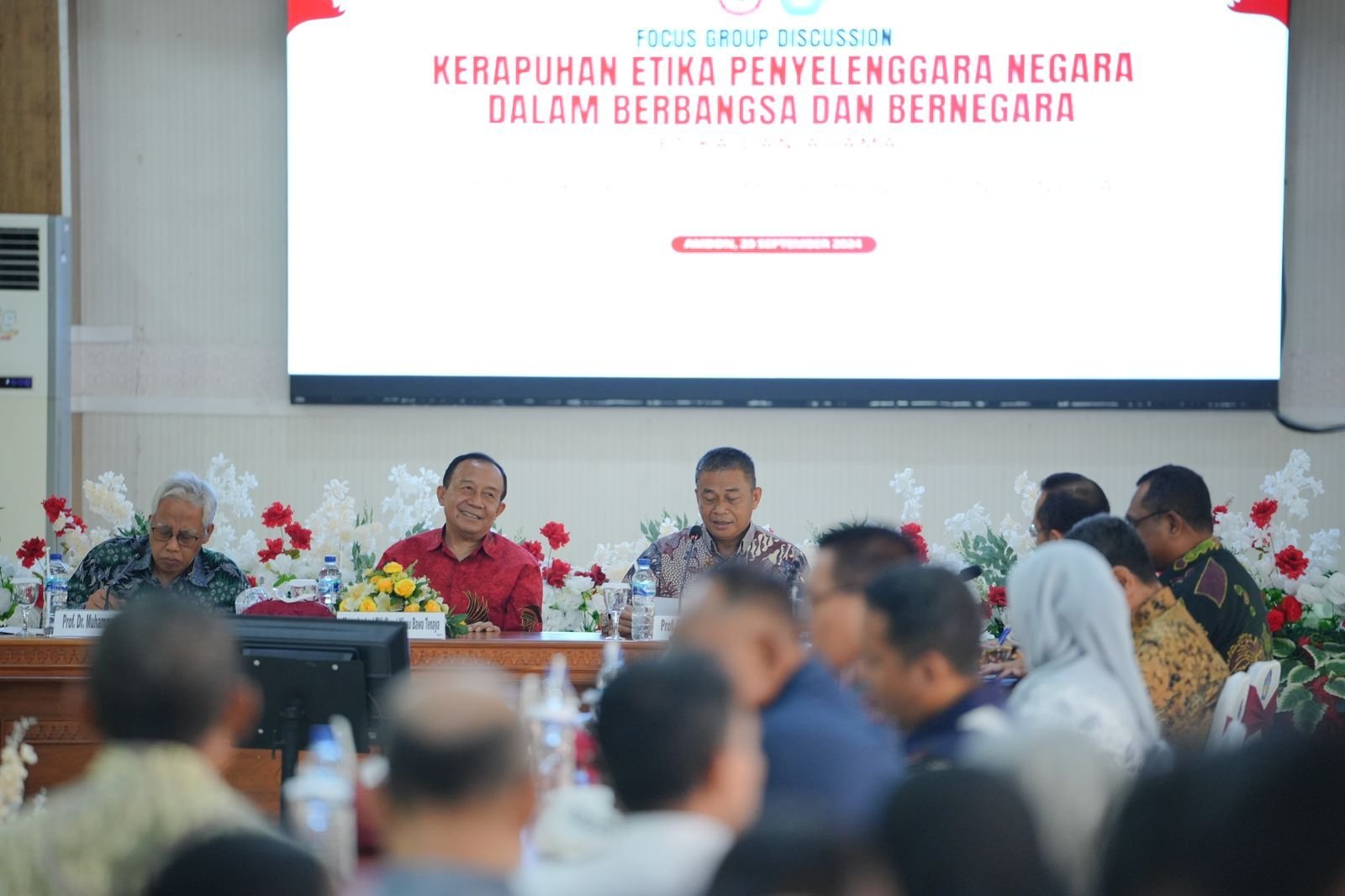Penggalian Nilai-Nilai Universal Agama Perlu Dilakukan untuk Tegakkan Moralitas Serta Etika di Kehidupan Berbangsa dan Bernegara 2 Penggalian Nilai-Nilai Universal Agama Perlu Dilakukan untuk Tegakkan Moralitas Serta Etika di Kehidupan Berbangsa dan Bernegara