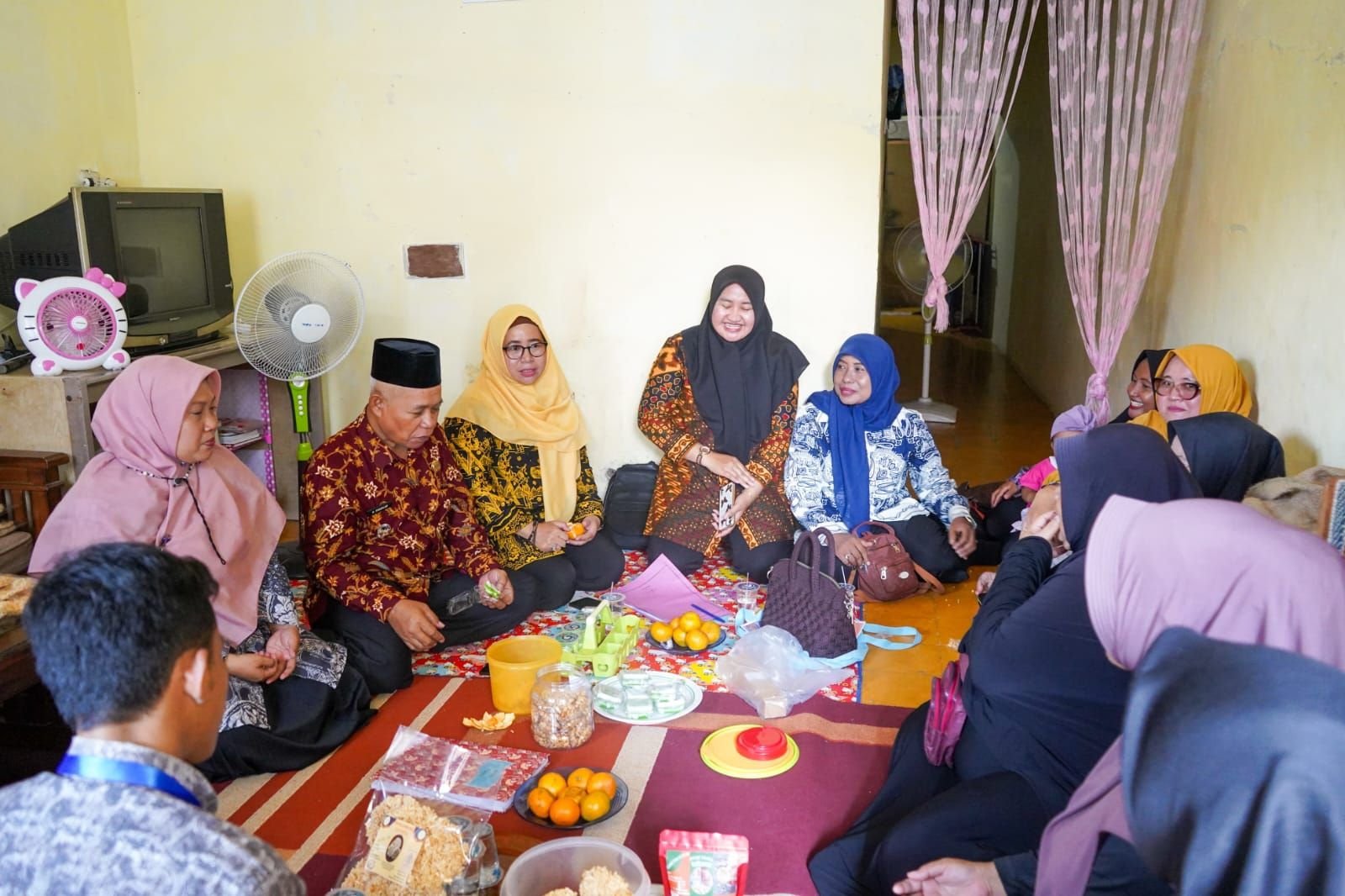 40 UKM Binaan Terus Digilir Kunjungan, Pastikan Pendampingan Berjalan 5 40 UKM Binaan Terus Digilir Kunjungan, Pastikan Pendampingan Berjalan