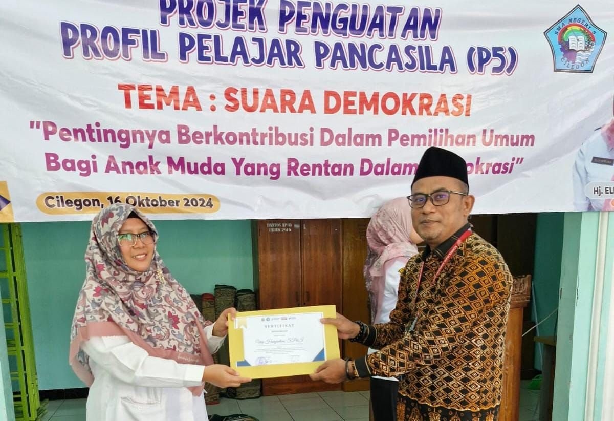 KPU Perkuat Peran Demokrasi Pemilih Pemula, Geber Sosialisasi di Tingkat SMA Sederajat 4 KPU Perkuat Peran Demokrasi Pemilih Pemula, Geber Sosialisasi di Tingkat SMA Sederajat