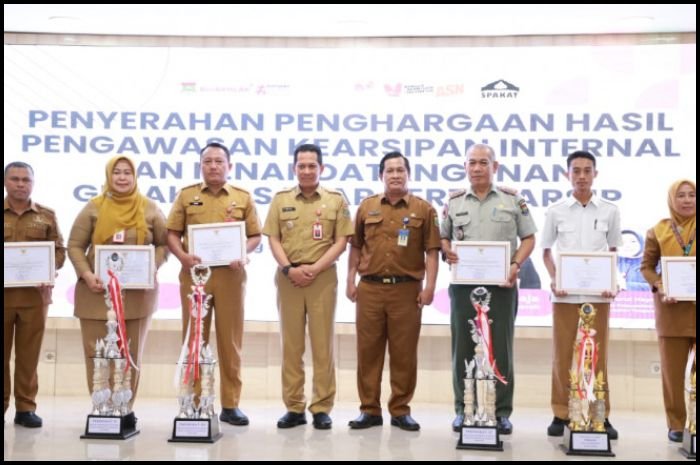 Pemkab Tangerang Berikan Penghargaan Kearsipan, Dorong Terwujudnya Kesadaran dan Ketertiban Arsip 5 Pemkab Tangerang Berikan Penghargaan Kearsipan, Dorong Terwujudnya Kesadaran dan Ketertiban Arsip