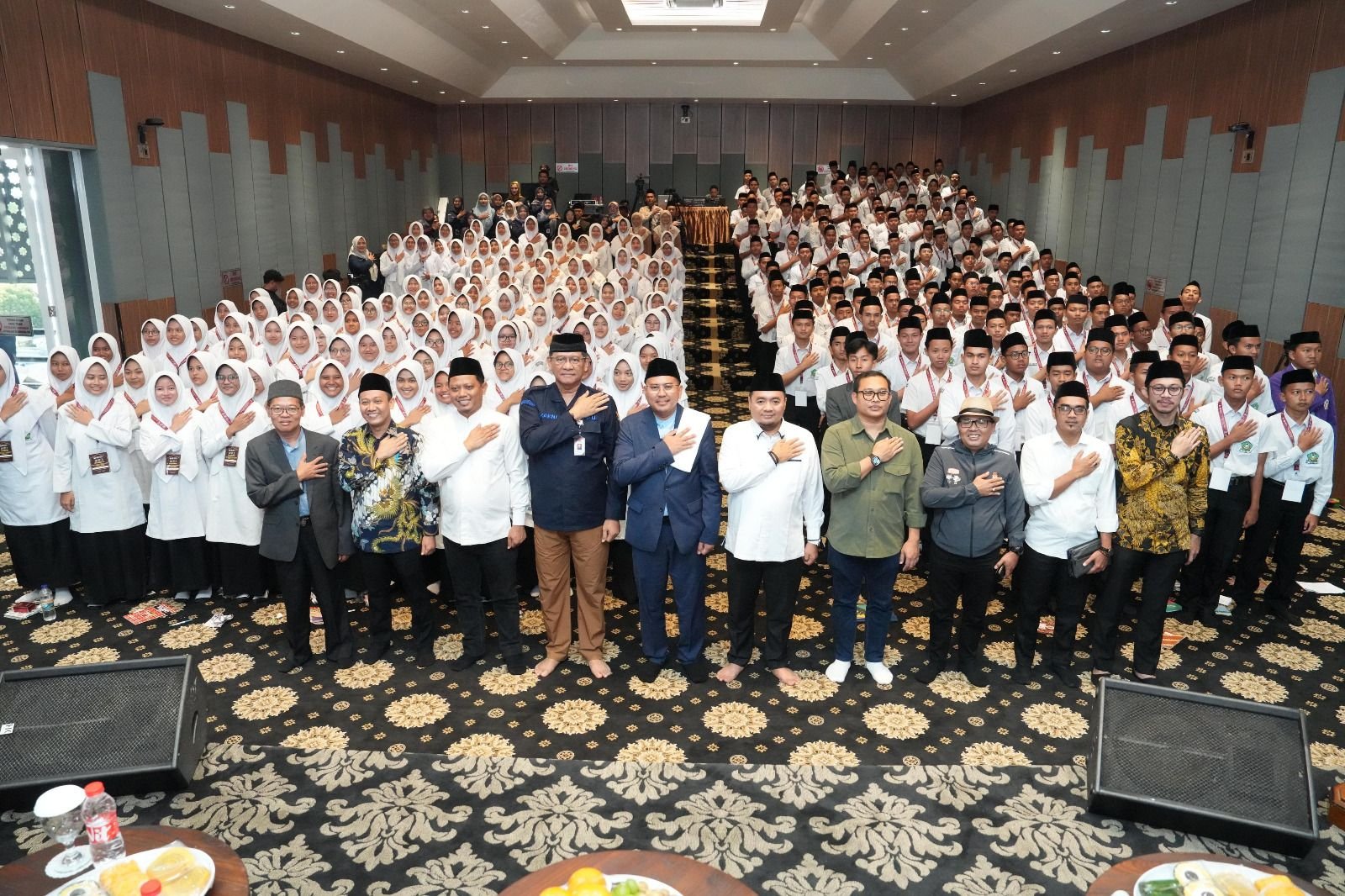 KPU Banten Adakan Nobar di Pondok Pesantren Daar El Qolam 3