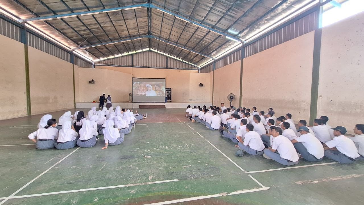 Nonton Film Berjudul Tepatilah Janji, Jadi Cara KPU Kota Cilegon Tingkatkan Partisipasi Pemilih Pemula 10 Nonton Film Berjudul Tepatilah Janji, Jadi Cara KPU Kota Cilegon Tingkatkan Partisipasi Pemilih Pemula