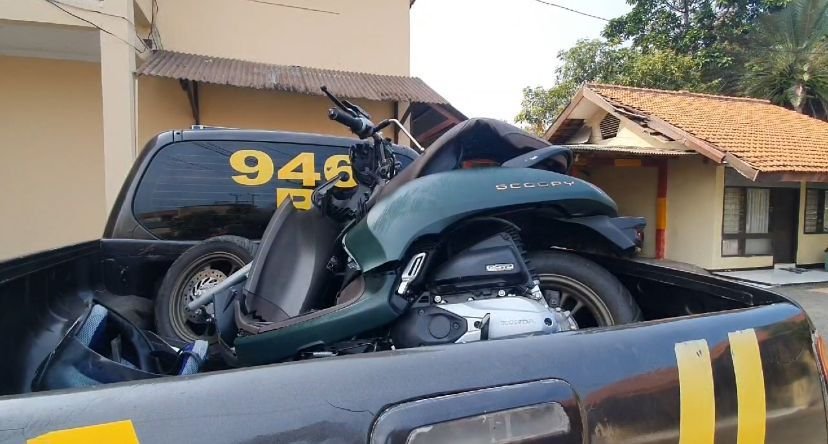 Kecelakaan Sepeda Motor vs Truk Trailer di Jalan Raya Merak, Dua Pelajar Meninggal Dunia