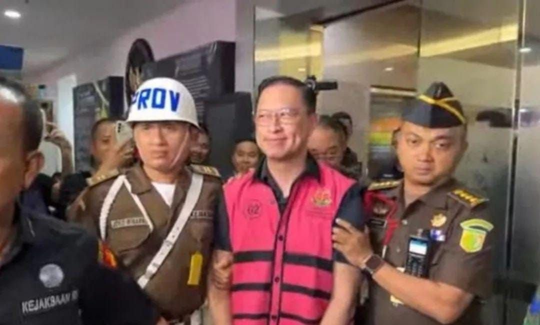 Rugikan Negara 400 Miliar, Tom Lembong Ditangkap Kejagung dalam Kasus Korupsi Impor Gula 1 Rugikan Negara 400 Miliar, Tom Lembong Ditangkap Kejagung dalam Kasus Korupsi Impor Gula