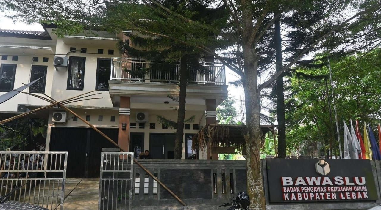 Kades Hegarmanah Diselidiki Bawaslu, Diduga Langgar Aturan saat Hadiri Debat Pilbup dengan Atribut Paslon