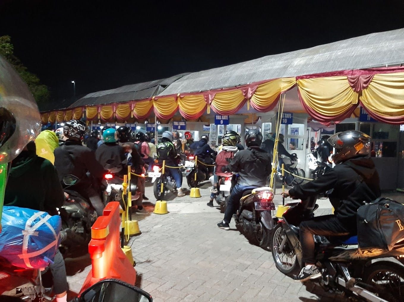 DPRD Banten Usulkan Kendaraan Bermotor Nunggak Pajak Dilarang Masuk Pelabuhan 8 DPRD Banten Usulkan Kendaraan Bermotor Nunggak Pajak Dilarang Masuk Pelabuhan