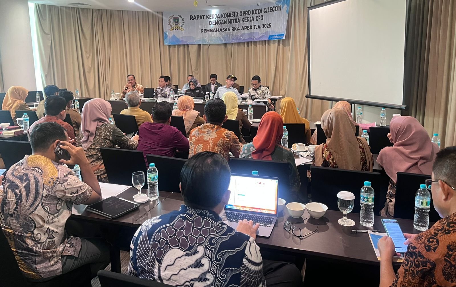 Belanja Modal Pada APBD Kota Cilegon 2025 Diproyeksikan Turun 52 Persen, Dewan Berikan Peringatan 2 Belanja Modal Pada APBD Kota Cilegon 2025 Diproyeksikan Turun 52 Persen, Dewan Berikan Peringatan