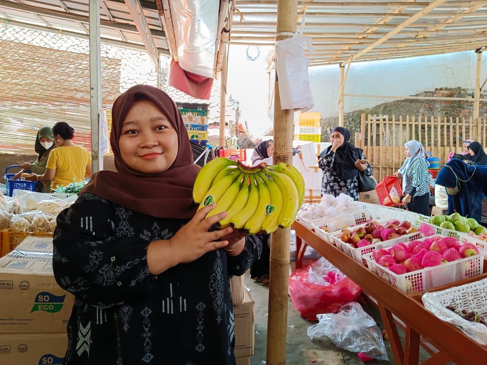 Korban PHK Saat Pandemi Covid-19 Kini Sukses Buka Bisnis Toko Buah, Omzet Per Bulan Rp100 Juta 1 Korban PHK Saat Pandemi Covid-19 Kini Sukses Buka Bisnis Toko Buah, Omzet Per Bulan Rp100 Juta