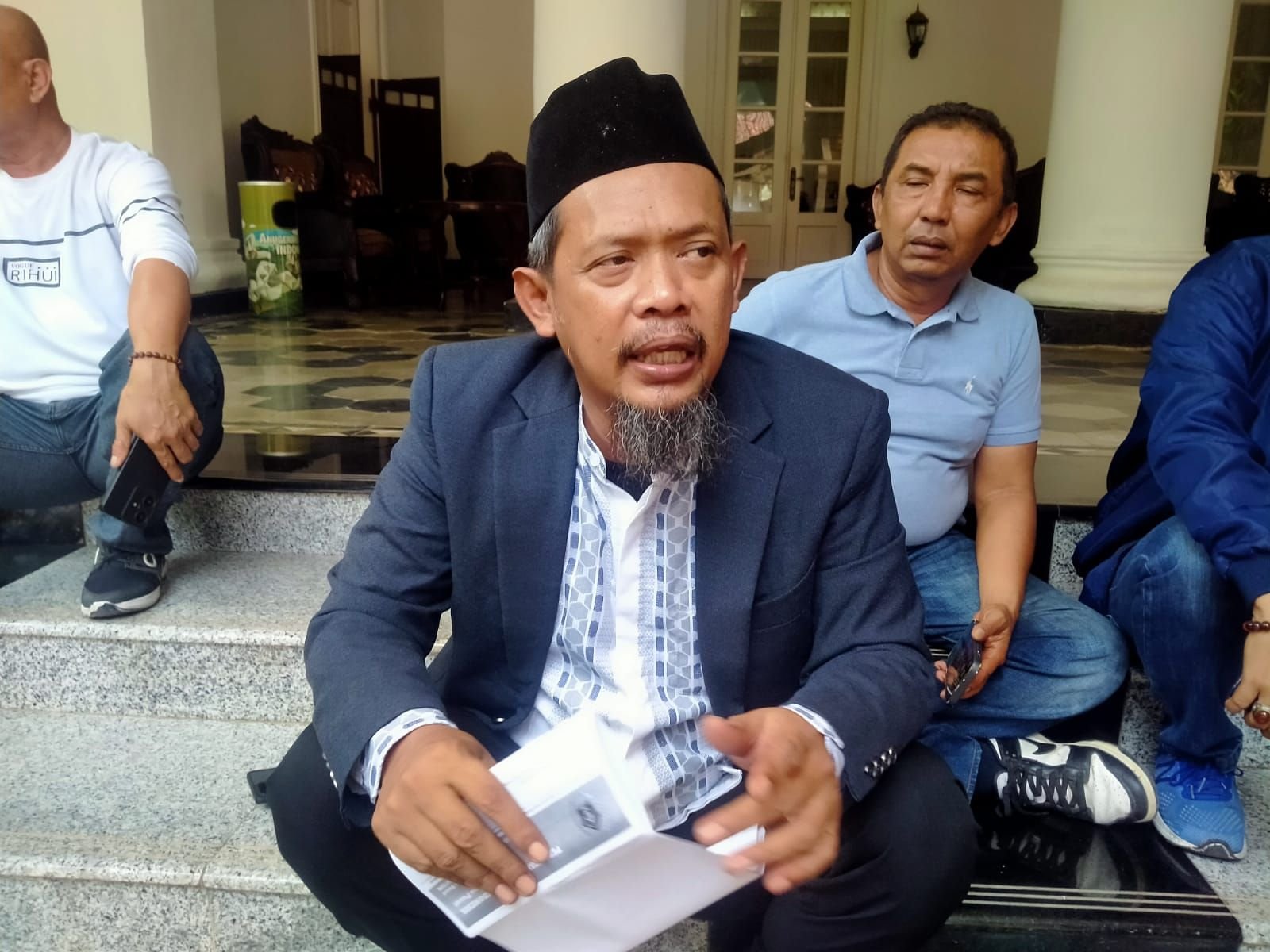 Kades Margajaya Didesak Mundur Lewat Petisi, Prades hingga RT Ancam Mundur Masal