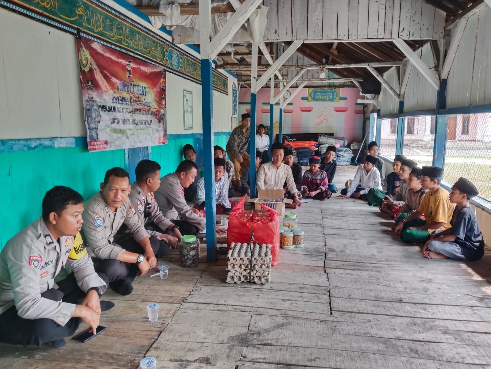 Jaga Kondusifitas, Kapolres Serang Menggelar Program Jumat Curhat 3 Jaga Kondusifitas, Kapolres Serang Menggelar Program Jumat Curhat