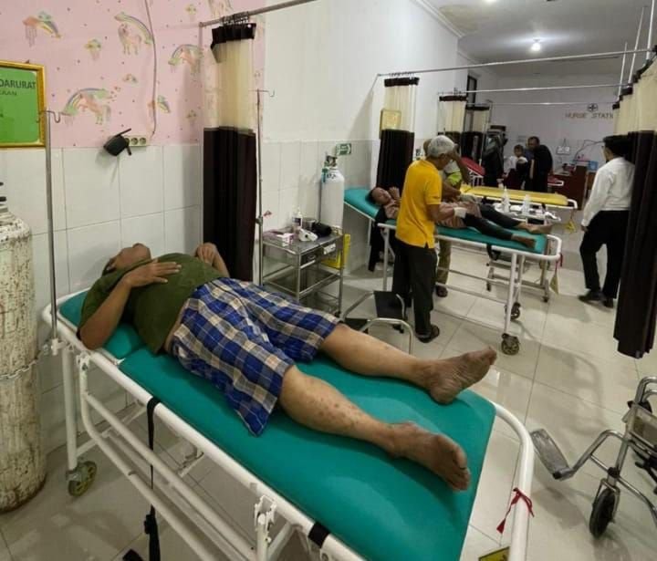 Tembok Pagar SDN Ciruas 2 Kabupaten Serang Roboh, 4 Orang Terluka 1 Tembok Pagar SDN Ciruas 2 Kabupaten Serang Roboh, 4 Orang Terluka