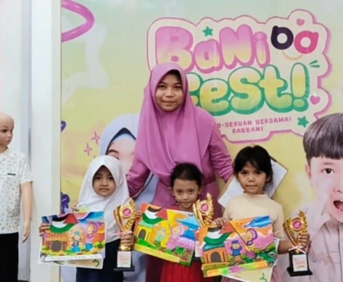 Rabbani Store Kota Serang Hadirkan Ragam Lomba Seru dan Diskon Baju untuk Anak 4 Rabbani Store Kota Serang Hadirkan Ragam Lomba Seru dan Diskon Baju untuk Anak
