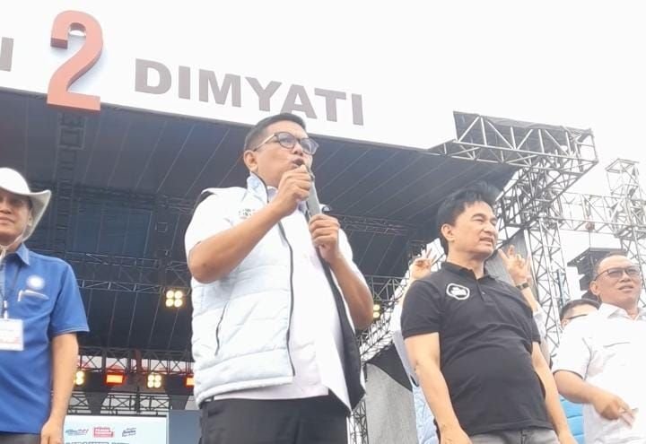 Kampanye Akbar di Cilegon, Calon Gubernur Banten Andra Soni Sampaikan 3 Pesan Prabowo 3 Kampanye Akbar di Cilegon, Calon Gubernur Banten Andra Soni Sampaikan 3 Pesan Prabowo