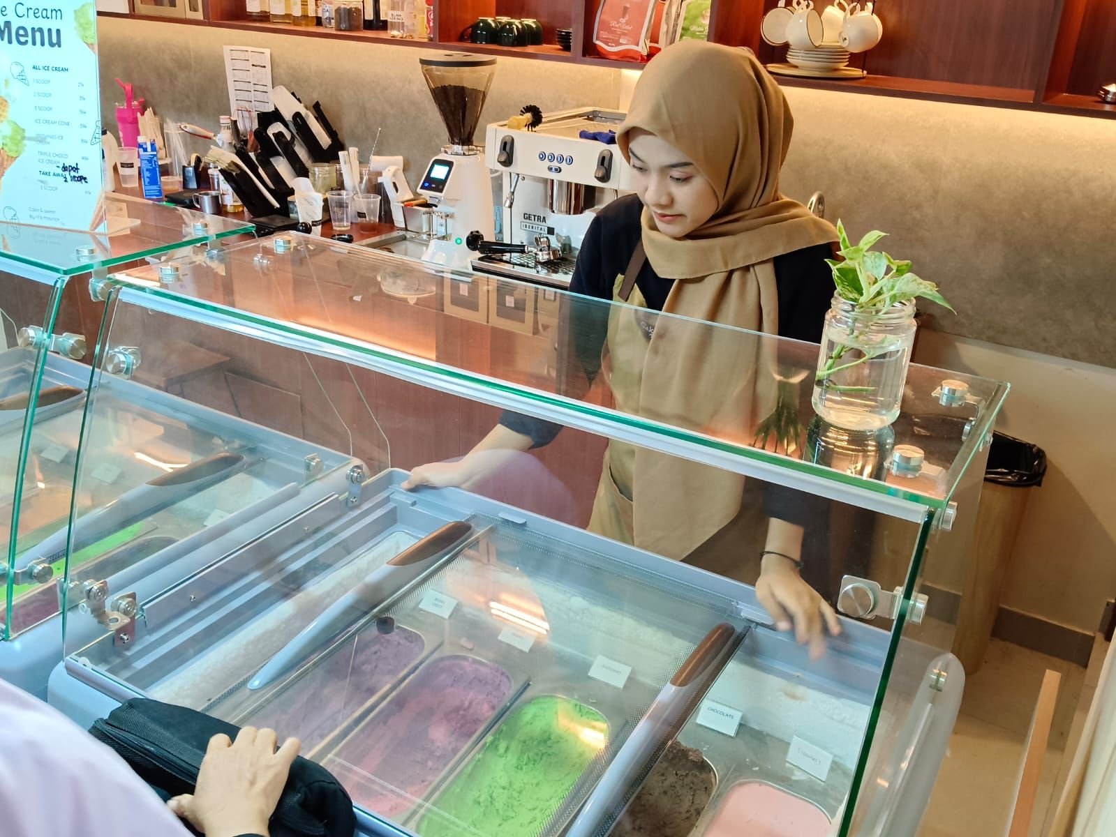 Cake and Sweet By Rifa Maurice Pindah Lokasi, Punya Vibes Nongkrong Adem dan Lebih Luas di Kota Serang