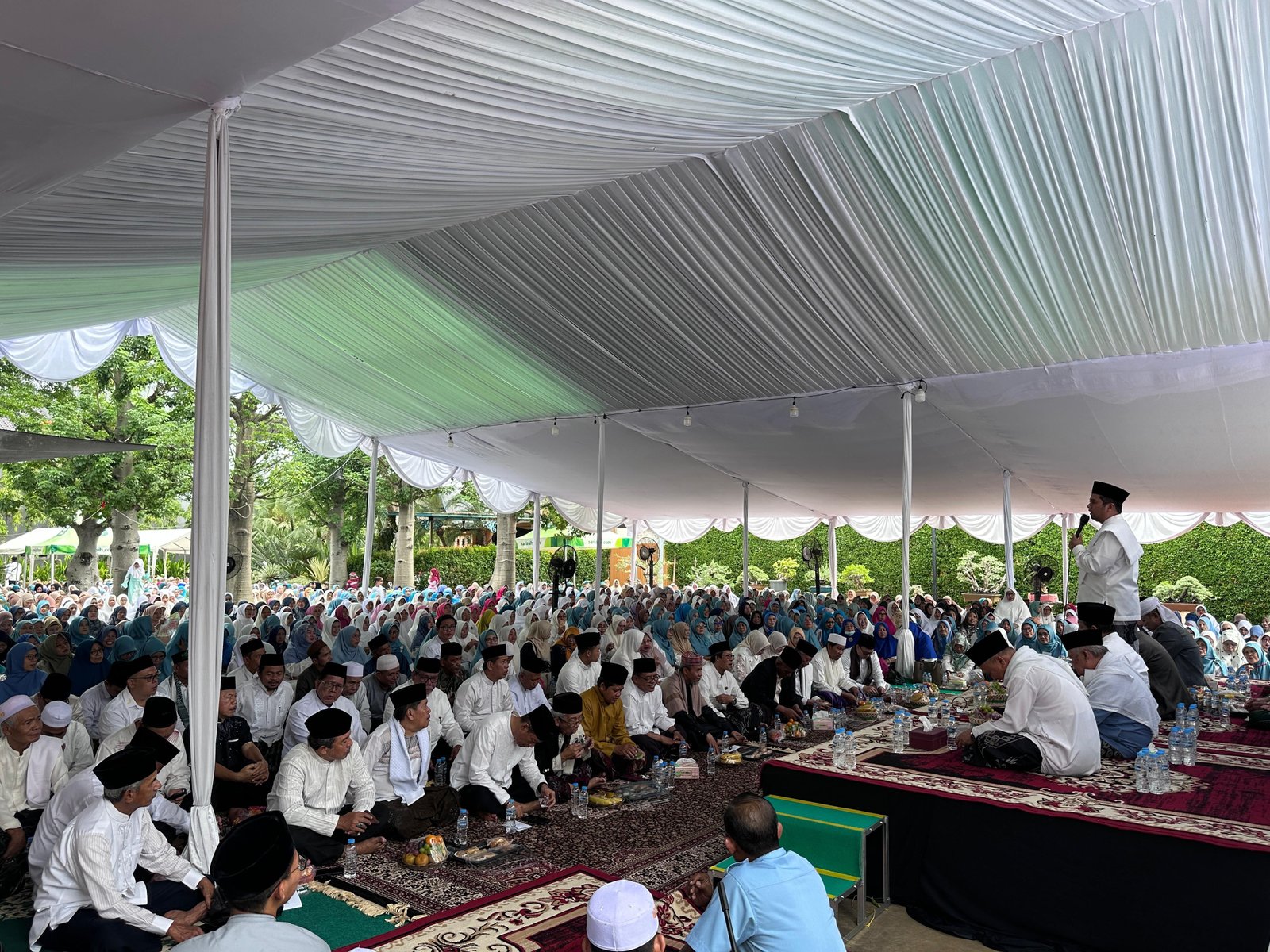 Dipimpin Arief Wismasyah, Ribuan Warga Tangerang Istigosah dan Doakan Andra Dimyati Menang di Pilkada Banten 1 Dipimpin Arief Wismasyah, Ribuan Warga Tangerang Istigosah dan Doakan Andra Dimyati Menang di Pilkada Banten