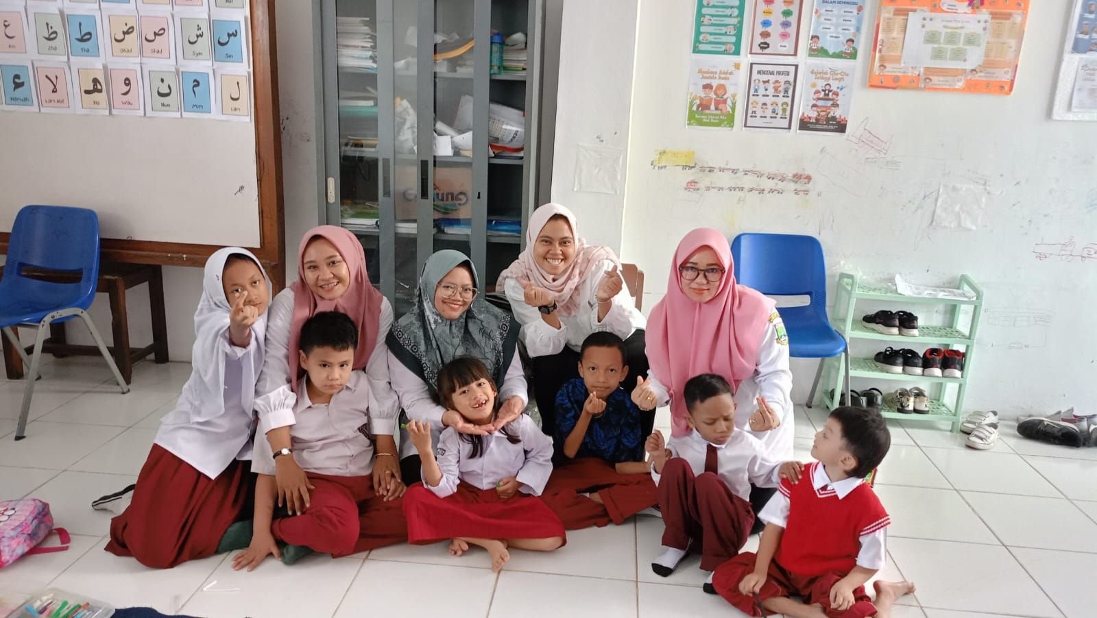 Cerita Gen Z Jadi Guru Anak Berkebutuhan Khusus, Sabar saat ada Murid yang Tantrum 1 Cerita Gen Z Jadi Guru Anak Berkebutuhan Khusus, Sabar saat ada Murid yang Tantrum