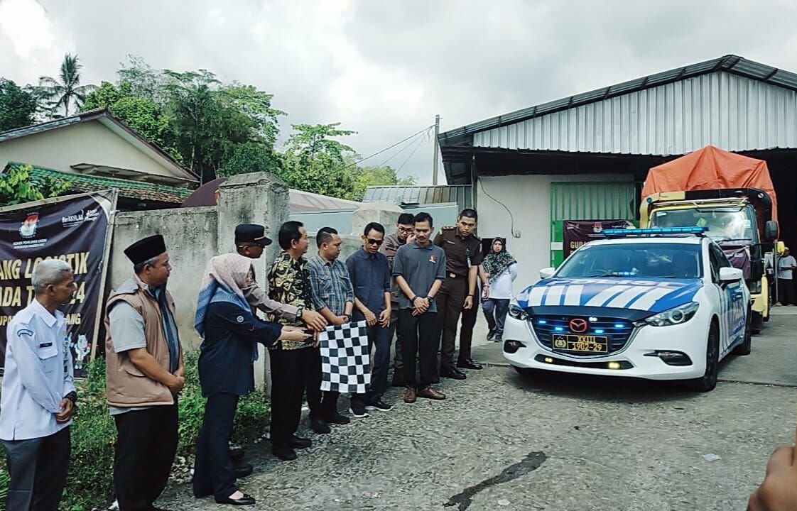 Distribusikan Logistik Pilkada di TPS 5 Desa Kutakarang Daerah Pesisir Pantai, KPU Pandeglang Siapkan Perahu 4 Distribusikan Logistik Pilkada di TPS 5 Desa Kutakarang Daerah Pesisir Pantai, KPU Pandeglang Siapkan Perahu