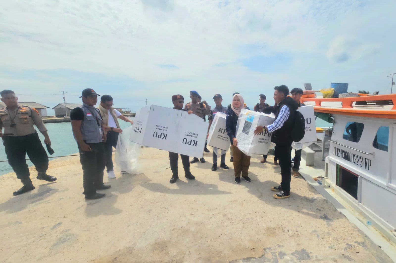 KPU Provinsi Banten Prioritaskan Penyaluran Logistik ke Daerah Terpencil, Wilayah Baduy Jadi Perhatian 5 KPU Provinsi Banten Prioritaskan Penyaluran Logistik ke Daerah Terpencil, Wilayah Baduy Jadi Perhatian