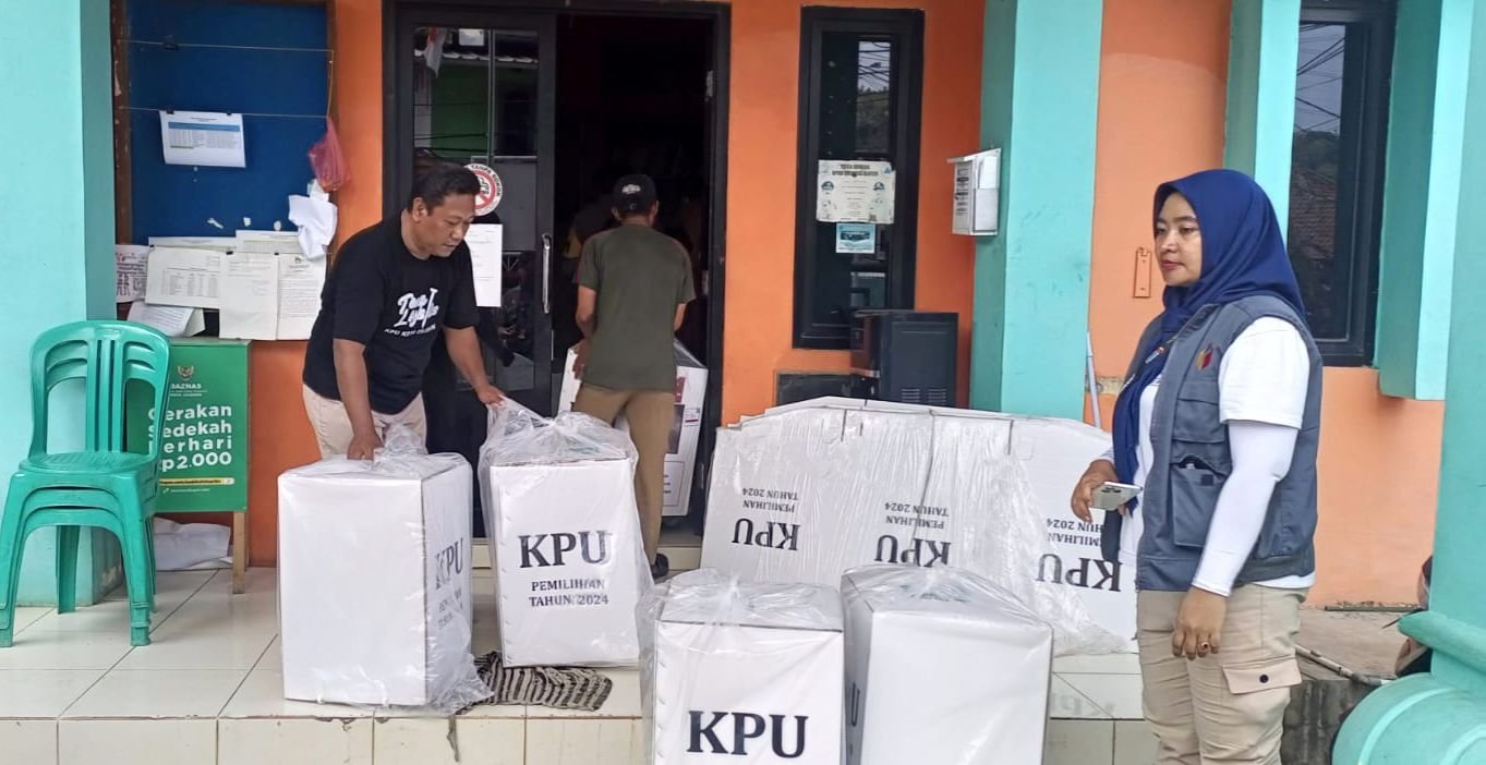 KPU Kirim Logistik Pilkada Ke Tiga Wilayah Pegunungan Pakai Motor