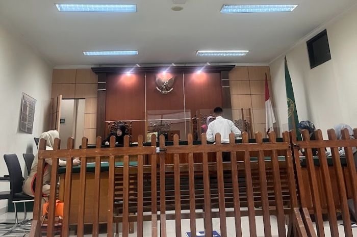 Penjual Obat Khusus Kaum Gay Divonis 2 tahun oleh Pengadilan Negeri Serang 9 Penjual Obat Khusus Kaum Gay Divonis 2 tahun oleh Pengadilan Negeri Serang