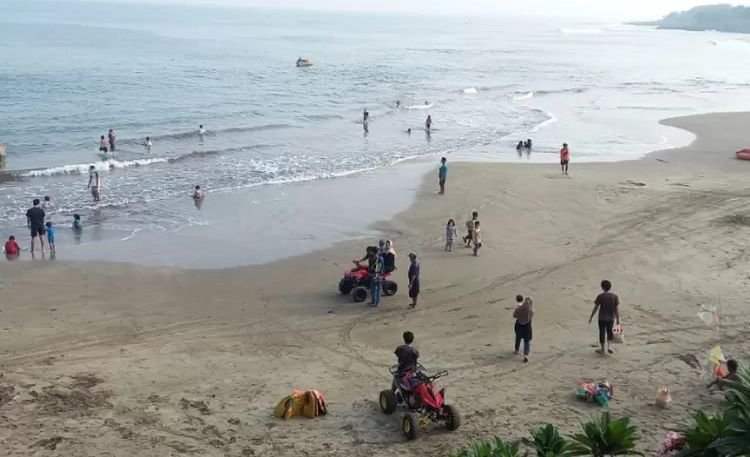 Pariwisata di Kabupaten Serang Sumbang PAD Rp31,9 Miliar 1 Gas Gak Nih? Prakiraan Cuaca 5 Pantai Wisaat di Banten Saat Libur Natal, dari Anyer hingga Sawarna