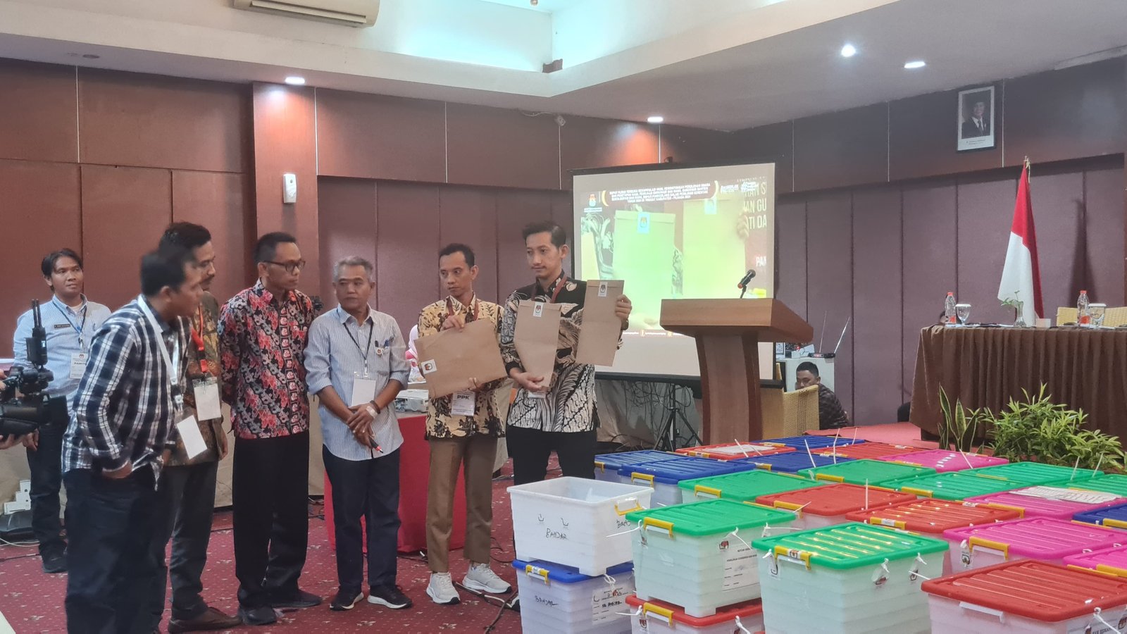 Rekapitulasi Suara Pilkada 2024 Tingkat Kabupaten Pandeglang Ditarget Selesai Dua Hari