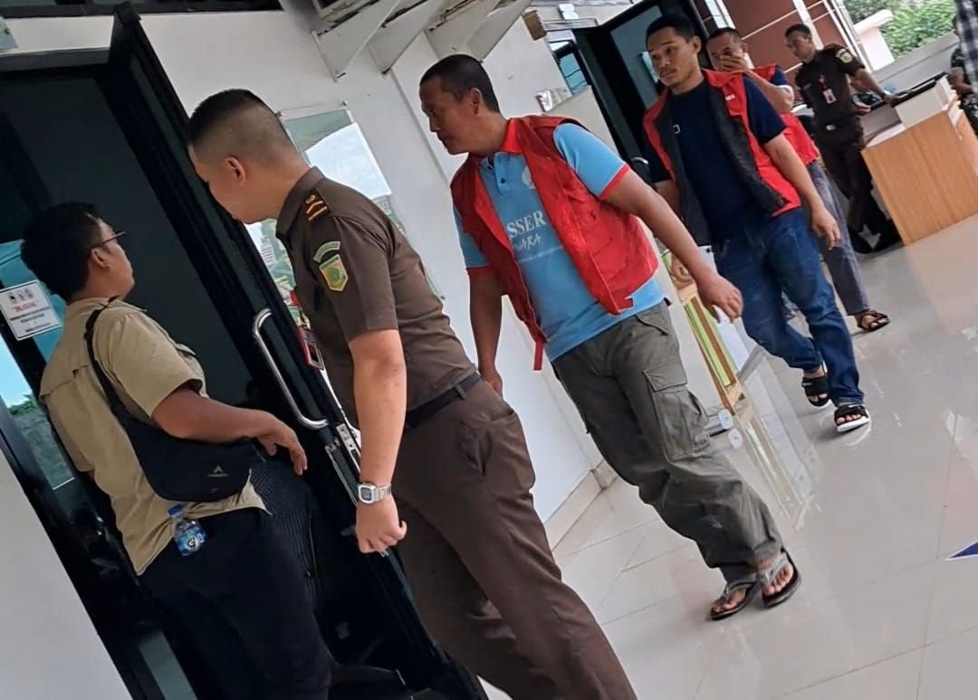 Selundupkan Sabu ke Lapas Serang, Mantan Anggota Polisi Ditangkap Bersama Tiga Napi 1 Selundupkan Sabu ke Lapas Serang, Mantan Anggota Polisi Ditangkap Bersama Tiga Napi